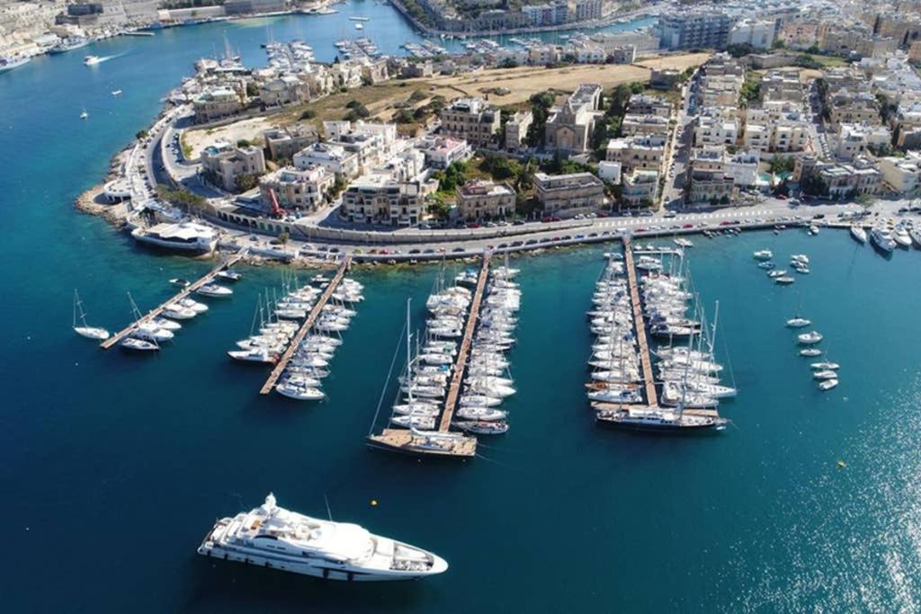 Centre Point, Malta'S Most Central Pietà Екстериор снимка